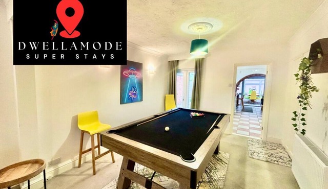 6 Bedroom House-Sleeps 12-Big Discount Long Stays!