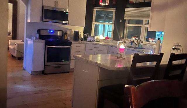 6 bedroom in Bishopville MD with 2 living rooms 2 kitchens &pool near Ocean City