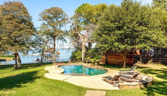 6-Bedroom Lakehouse with Pool/Basketball/Mini-Pickleball/PingPong/X-Box