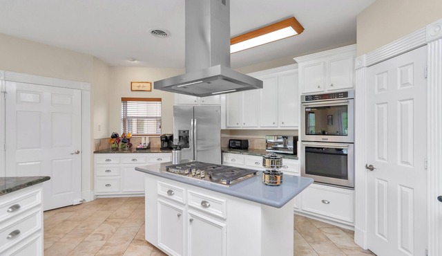 6-Bedroom Lakeside Escape: 25 Min to Downtown LS