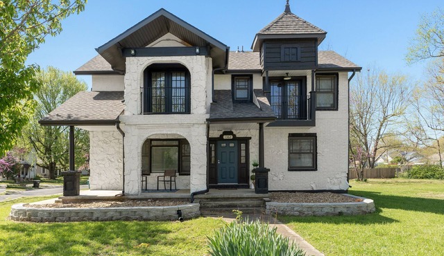 6 bedroom Large house in Pickwick district Springfield Near MSU