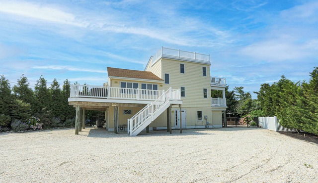 6-bedroom LBI house w heated pool, ocean views, outdoor entertaining area