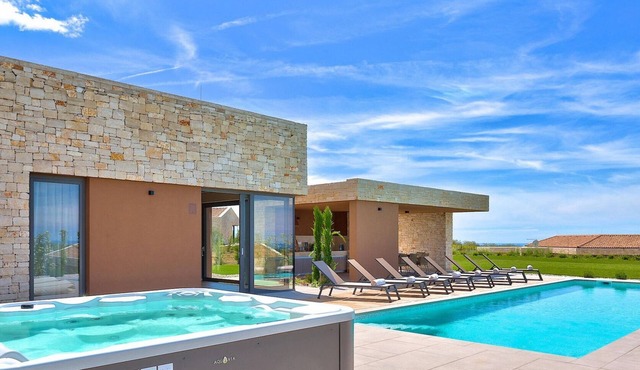 6 bedroom lovely home in Brtonigla