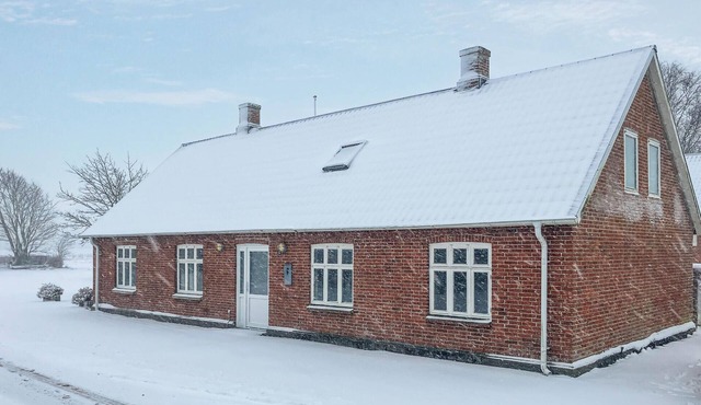 6 bedroom lovely home in Thyholm