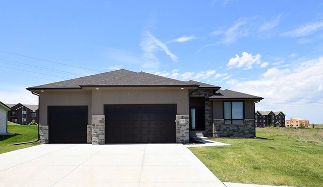 6 Bedroom New Spacious Home (7beds)