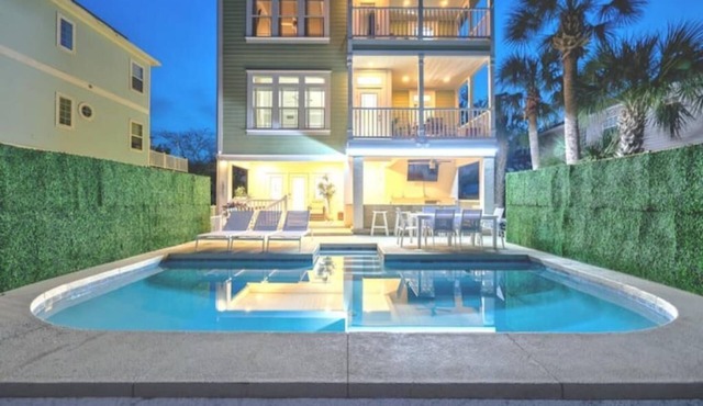 6 bedroom Oasis - Pool