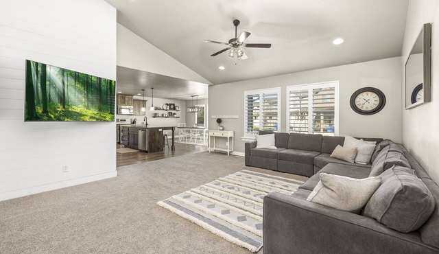 6 Bedroom Rambler Near UVU, BYU, & Golf Course