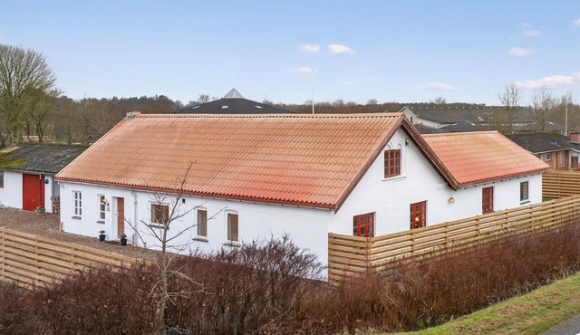 6 bedroom stunning home in Give