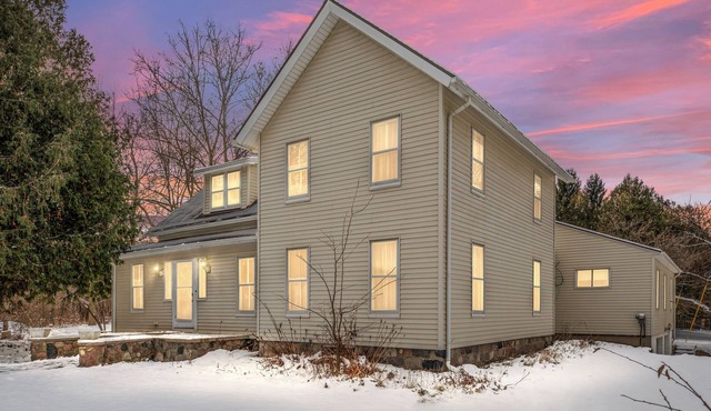 6-bedroom farmhouse in Clarkston - Family and Pet-Friendly!