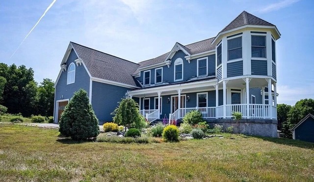 6-bedroom vacation home 20 minutes from Cornell University