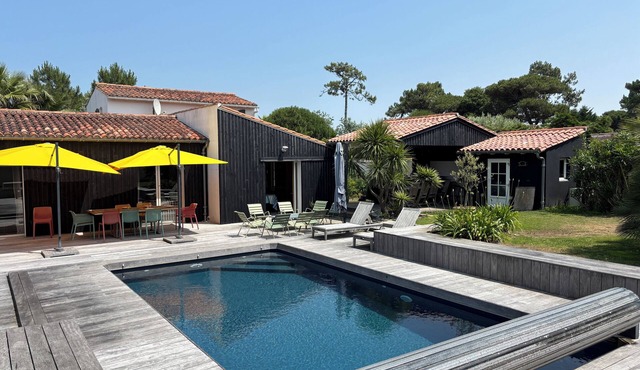 6-bedroom Villa with pool, 2 min from the sea. Perfect for families