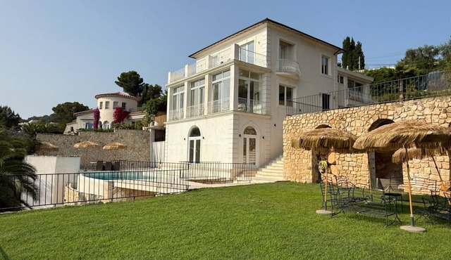 6-bedroom villa, private pool, panoramic view (sea, mountain & over all Cannes)