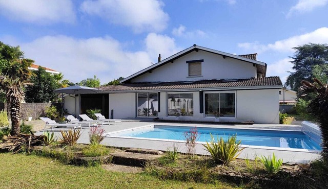 6 bedroom villa with swimming pool - Ondres Plage - At the foot of the cycle tracks