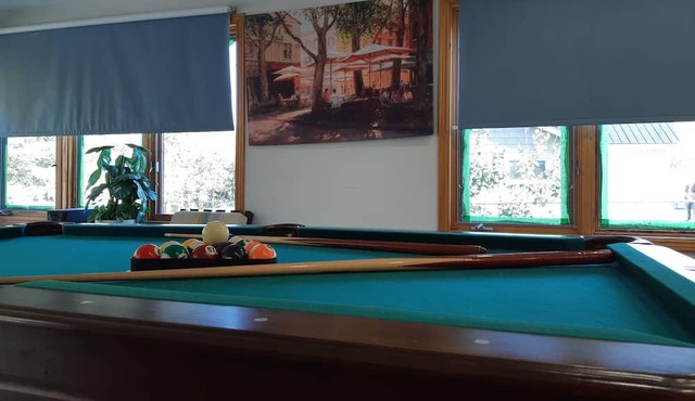 6 bedroom waterfront cottages in Fenelon falls ,