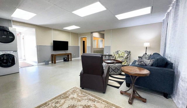 6-Bedrooms, 1.5-Bath Ranch Style Unit