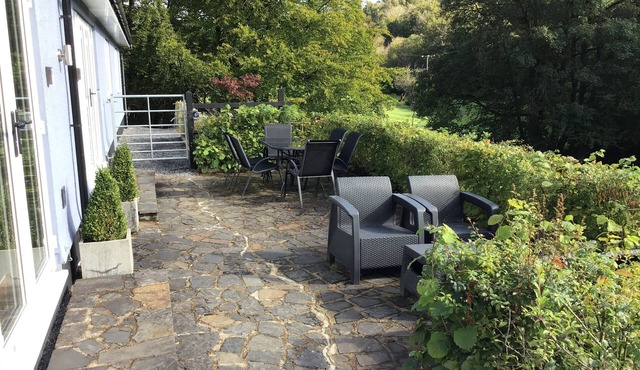 6 Bedrooms 5 Bathrooms