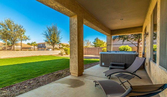 ❤️ 6 BEDROOMS, 5000sf, ARCADE, NEW JETTED SPA - SLEEPS 25 ❤️
