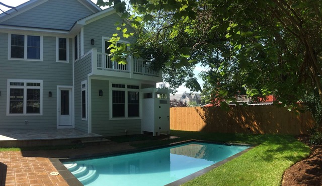 6 Bedrooms/Heated Pool