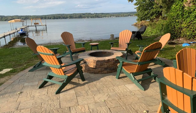 6 BEDROOMS INC FIRST FLOOR BEDROOM W BATH.