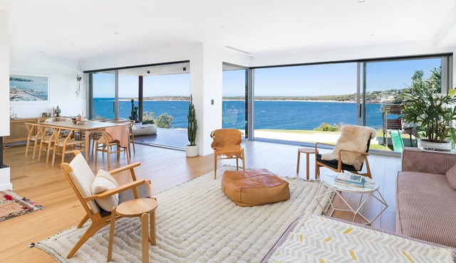 6 bedrooms, ocean views, pool & spa