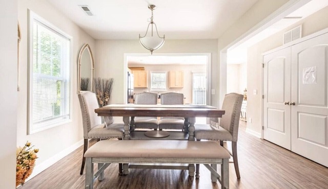 6 Bedrooms | Sleeps 16 | Great Area