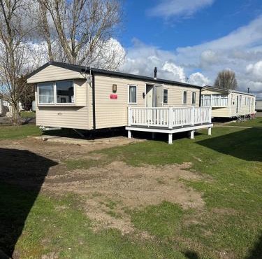 6 Beds 2 Sofa bed Family friendly - unlimited Wi-Fi, Warm, Cozy Sun decking Caravan at Seawick Holiday Park