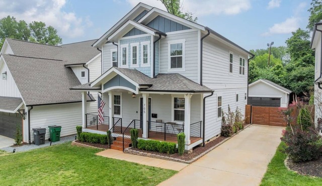 6 Beds-Center City-Bank of America Stadium