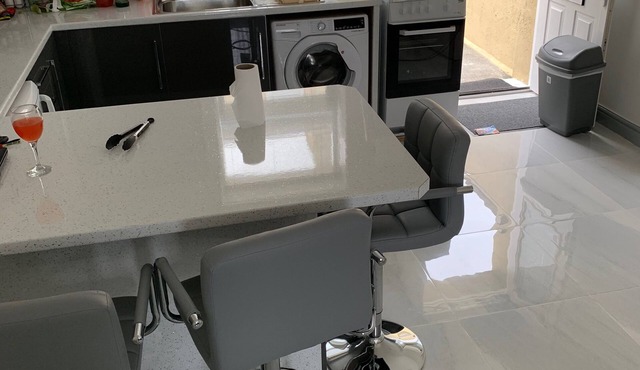 6 Beds FREE WiFi Luxury House Kitchen Shower Brand New Nice View