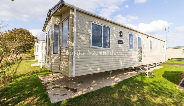 6 berth caravan for hire at Seawick Holiday Park by the beach ref 27011HV