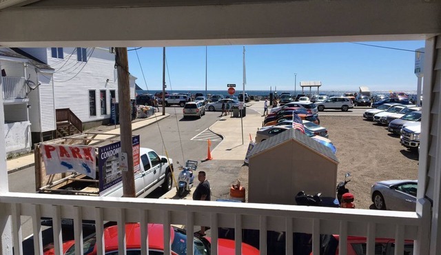 6 BR, 2 Bath, A/C, W/D, Grill, Sleeps 21 Best Location & Direct Ocean Views