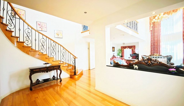 6 BR 3 BATH large mansion, 3 king beds, 4 queen beds, 5-star supreme enjoyment