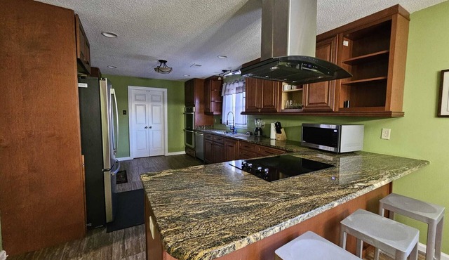 6 BR-Charming & Comfort in Memphis