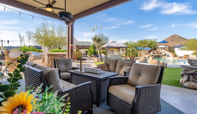 6 BR,Pet friendly,Outdoor Grill and Pool,Sleeps 24
