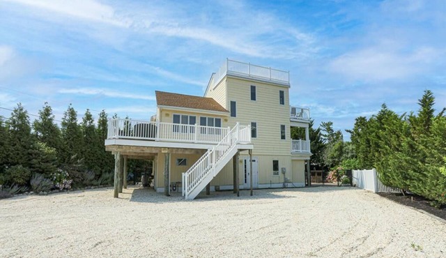 6 BR, Pool, Hot Tub and 5 min to Ocean