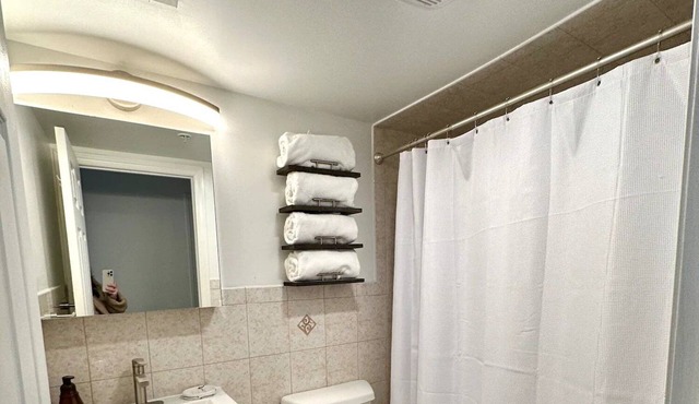 6 BR Spacious double apt close to NYC