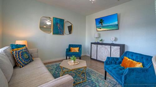 6 Condos in Costa Bahia Sleeps 40 Prime Location Golf Cart Zone