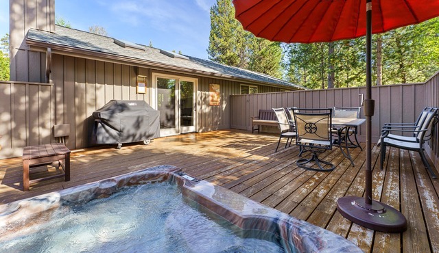 6 Dutchman - Light, Bright, Lovely, Enclosed Deck, Hot Tub, SHARC