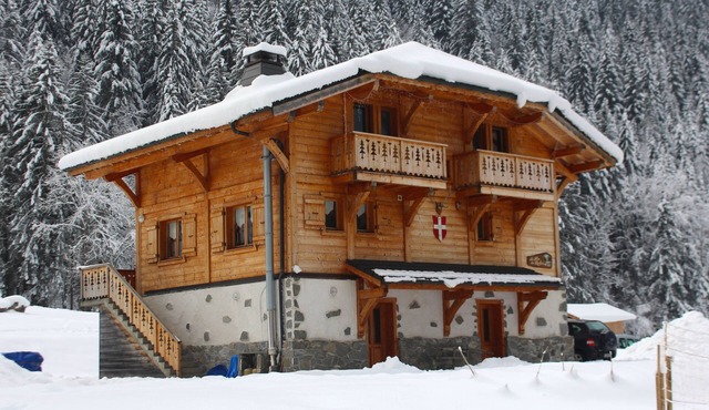 6 en-suite bedrooms. Self catered prices shown and B & B or catered available