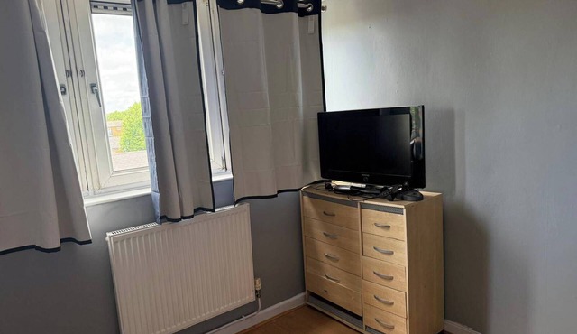 6 Guests - 3 Bedrooms - Close to London Center