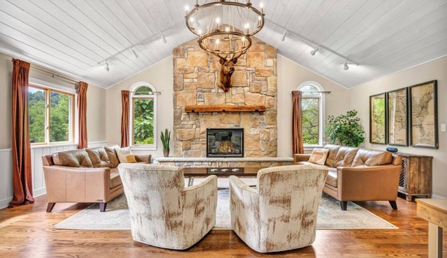 6 Guests | Ponds | Hot Tub | Game Room | Trails