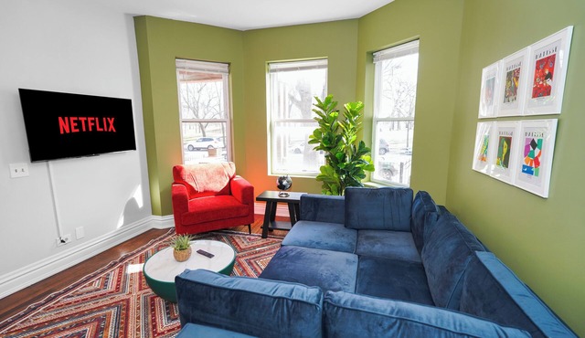 6 King Bed Duplex with Pool Table - Sleeps 16