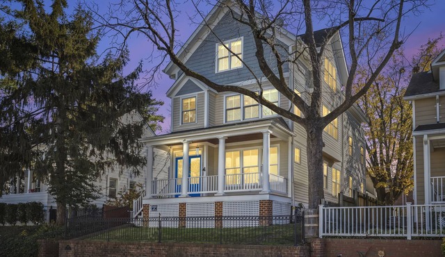 6 King Beds <> A Palatial Suite Xcape