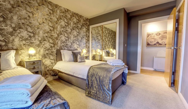 6 MARINERS POINT, pet friendly, luxury holiday cottage in Hartlepool