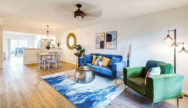 6 Mi to Beach: Naples Condo w/Pool & Hot Tub