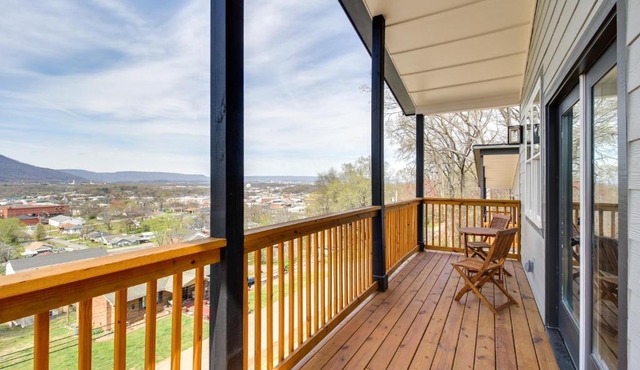 6 Mi to Chattanooga: Home w/Balcony & Dtwn Views!