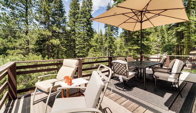 6 Mi to Downieville Downhill: Cabin w/Mtn Views