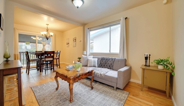 6 Mi to Downtown Seattle: Family Home w/Yard