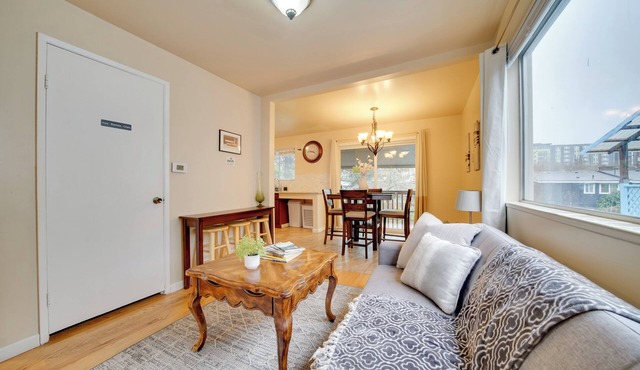 6 Mi to Downtown Seattle: Family Home w/Yard