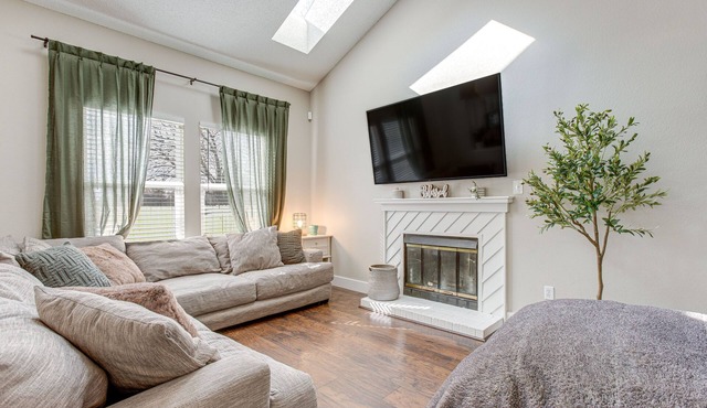 6 Mi to Dtwn: Arvada Home w/Hot Tub & Yard