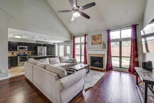 6 Mi to Dtwn! Family Home with Pool in Carrollton
